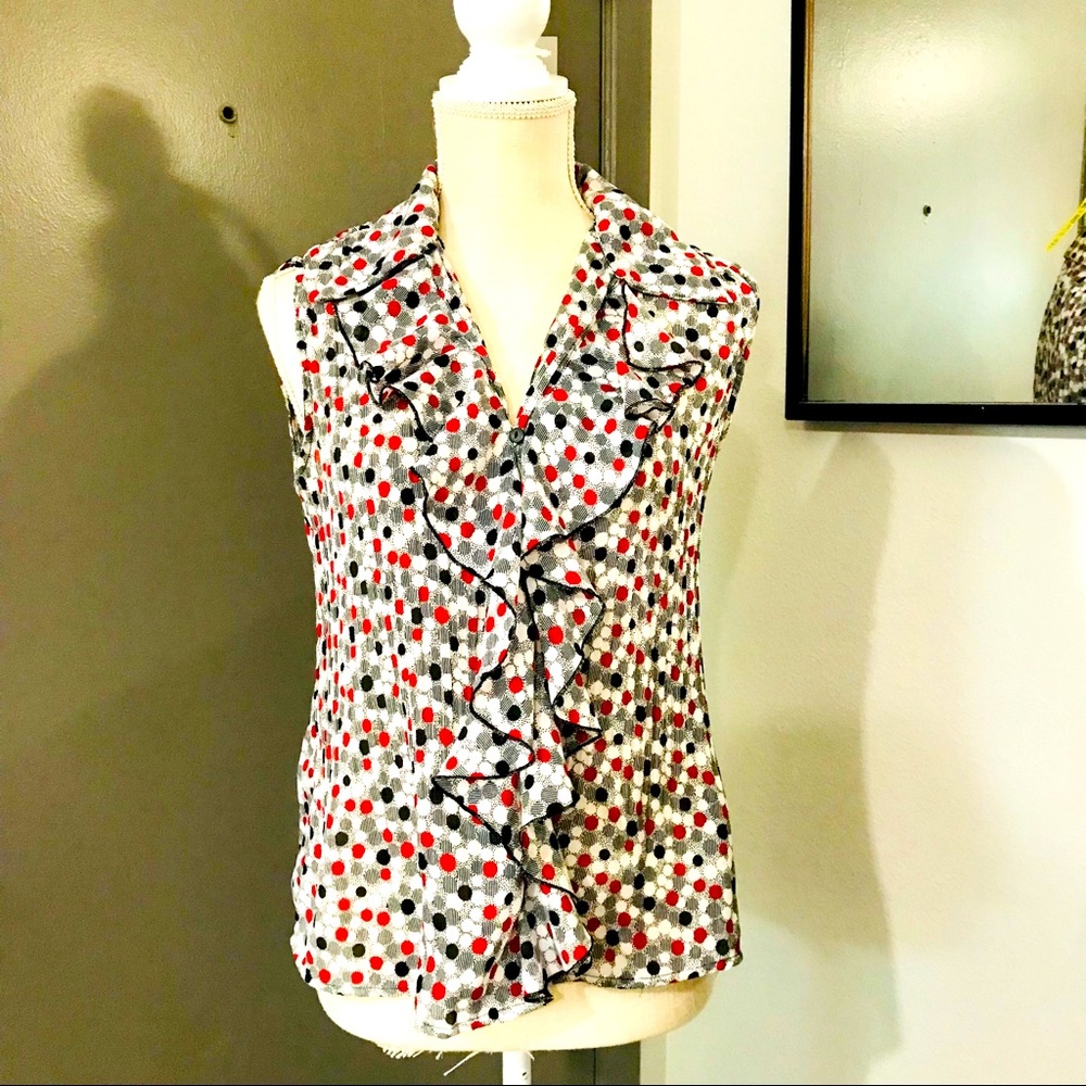 SUNNY LEIGH Sleeveless Polkadot Wavy Blouse